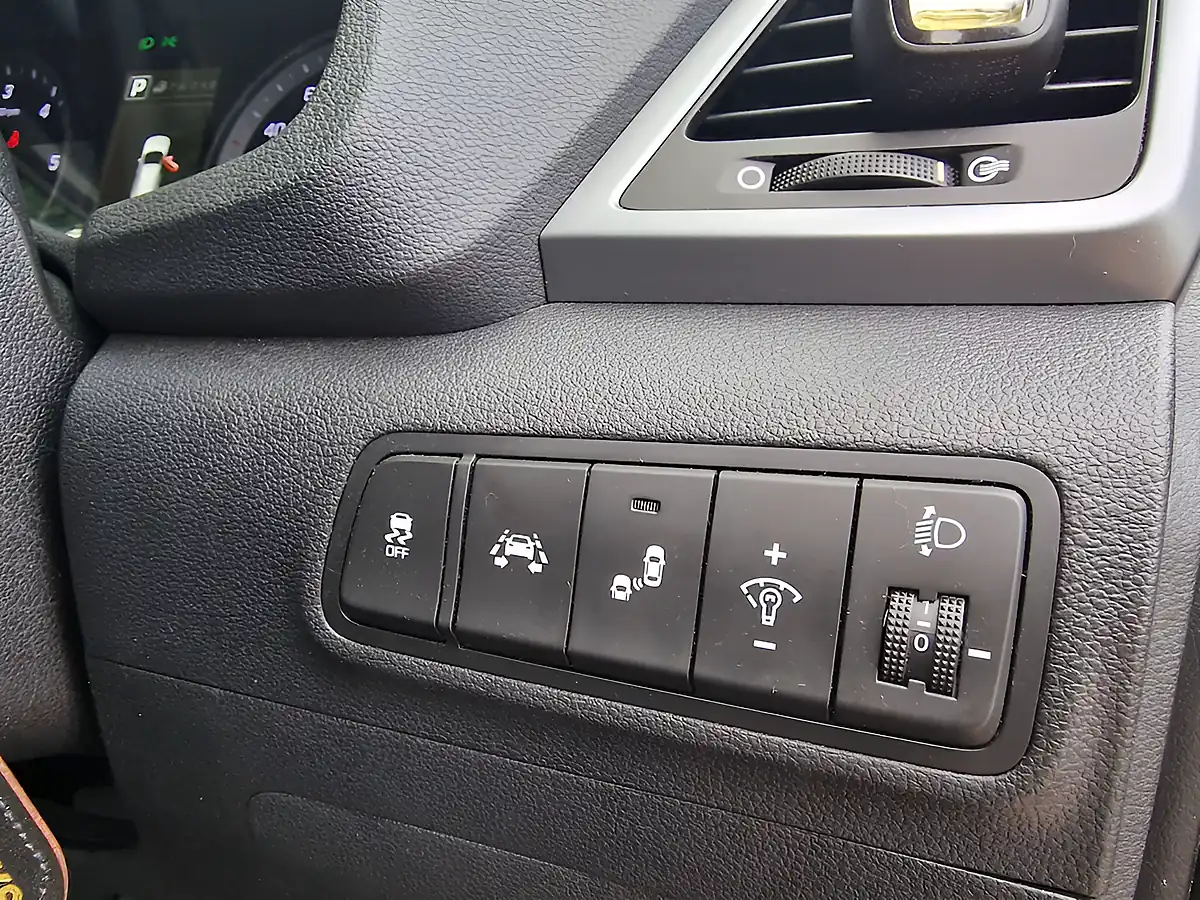 Used 2016 Hyundai Tucson Premium Grey - Interior and Exterior details 11