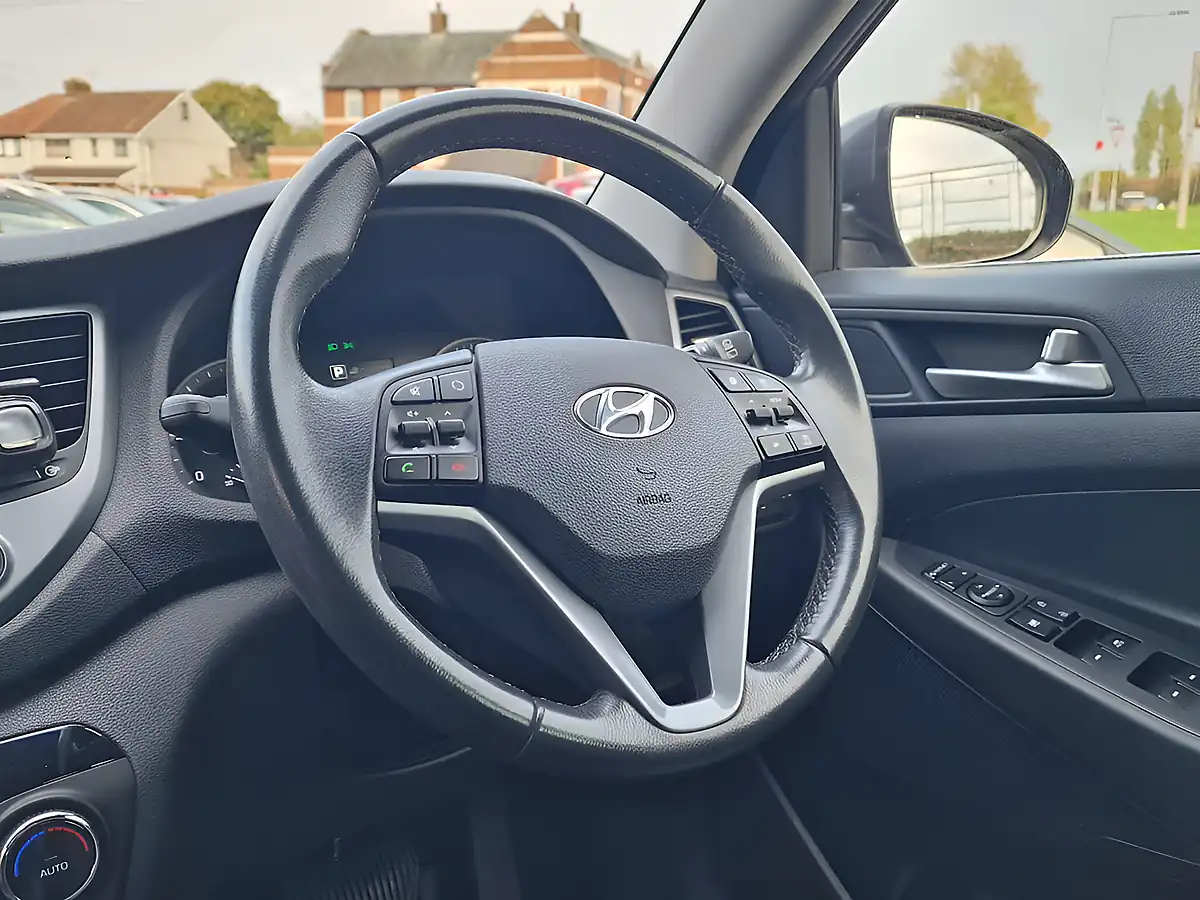 Used 2016 Hyundai Tucson Premium Grey - Interior and Exterior details 20
