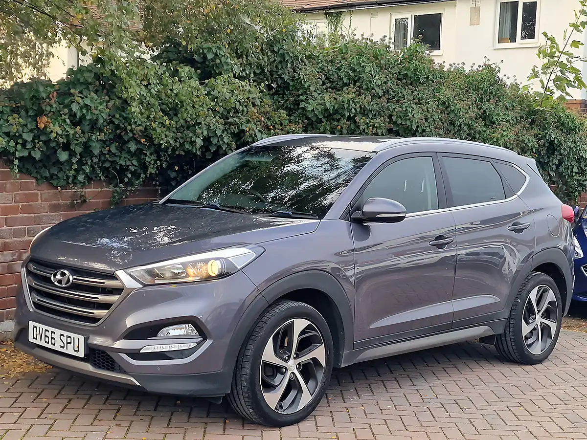 Used 2016 Hyundai Tucson Premium Grey - Interior and Exterior details 5