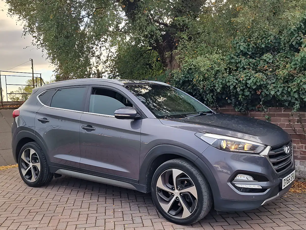 Used 2016 Hyundai Tucson Premium Grey - Interior and Exterior details 9