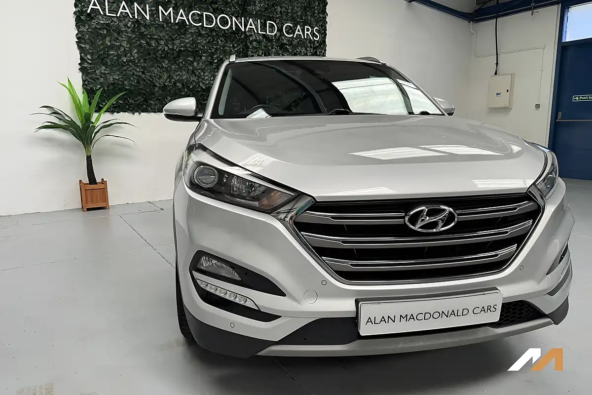 Used 2016 Hyundai Tucson Premium Platinum Silver - Front View
