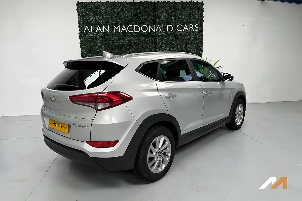 Used 2016 Hyundai Tucson Premium Platinum Silver - Interior and Exterior details 12
