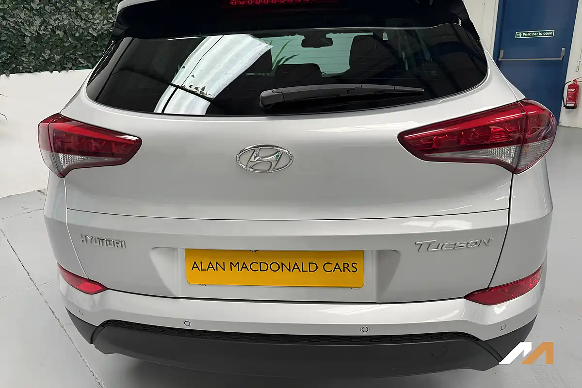 Used 2016 Hyundai Tucson Premium Platinum Silver - Interior and Exterior details 13