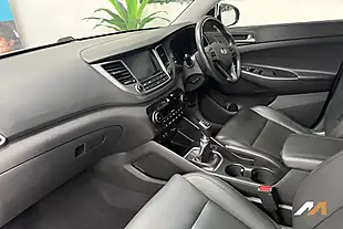 Used 2016 Hyundai Tucson Premium Platinum Silver - Interior and Exterior details 14
