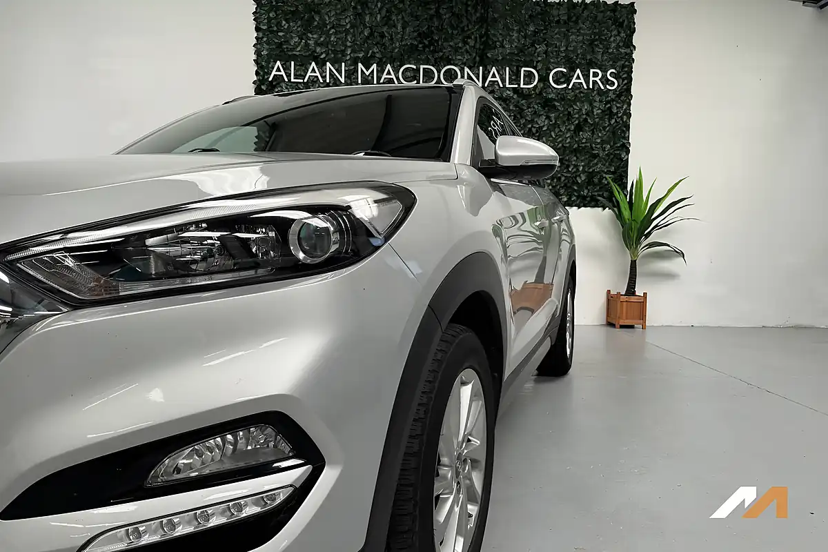 Used 2016 Hyundai Tucson Premium Platinum Silver - Interior and Exterior details 7