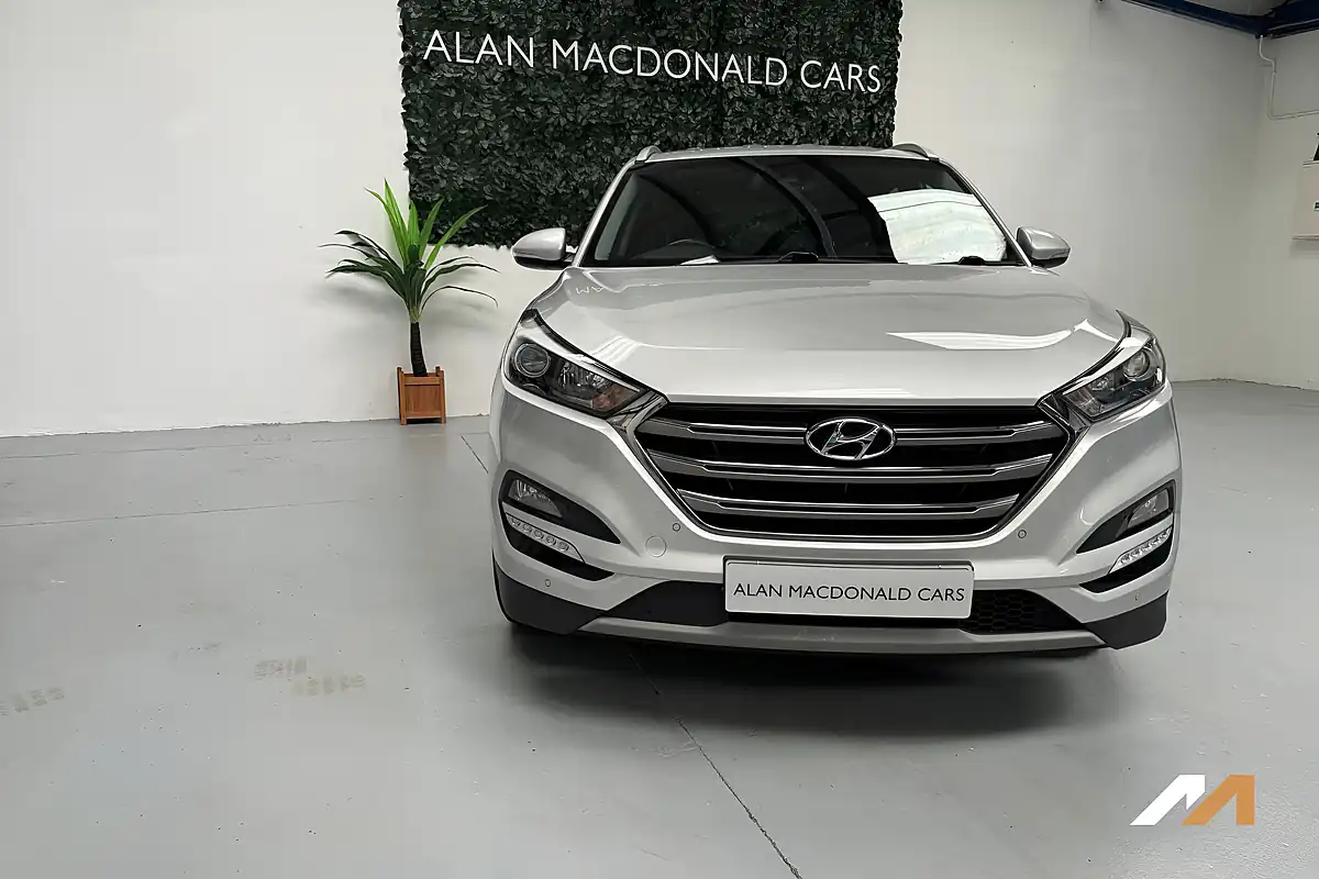 Used 2016 Hyundai Tucson Premium Platinum Silver - Interior and Exterior details 8