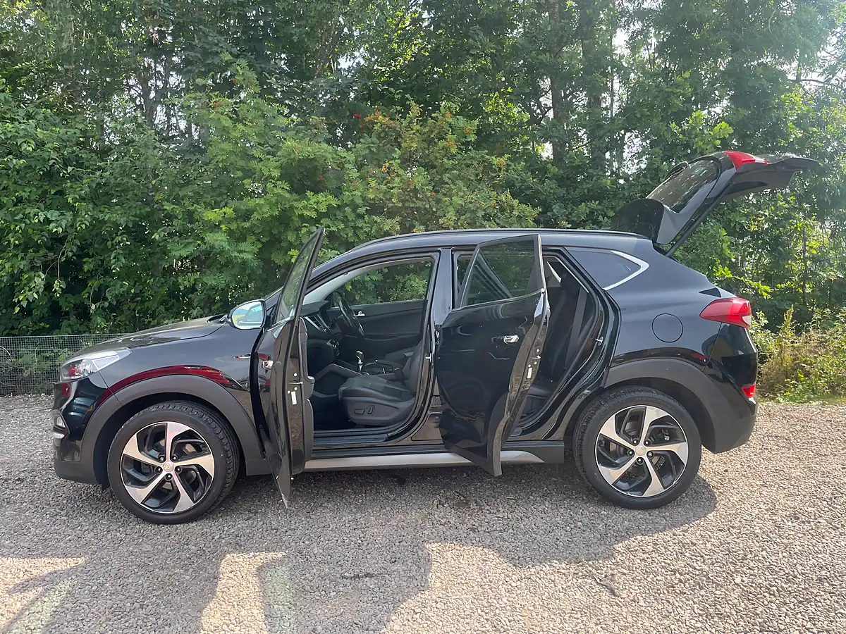 Used 2016 Hyundai Tucson Premium Se Black - Interior and Exterior details 8