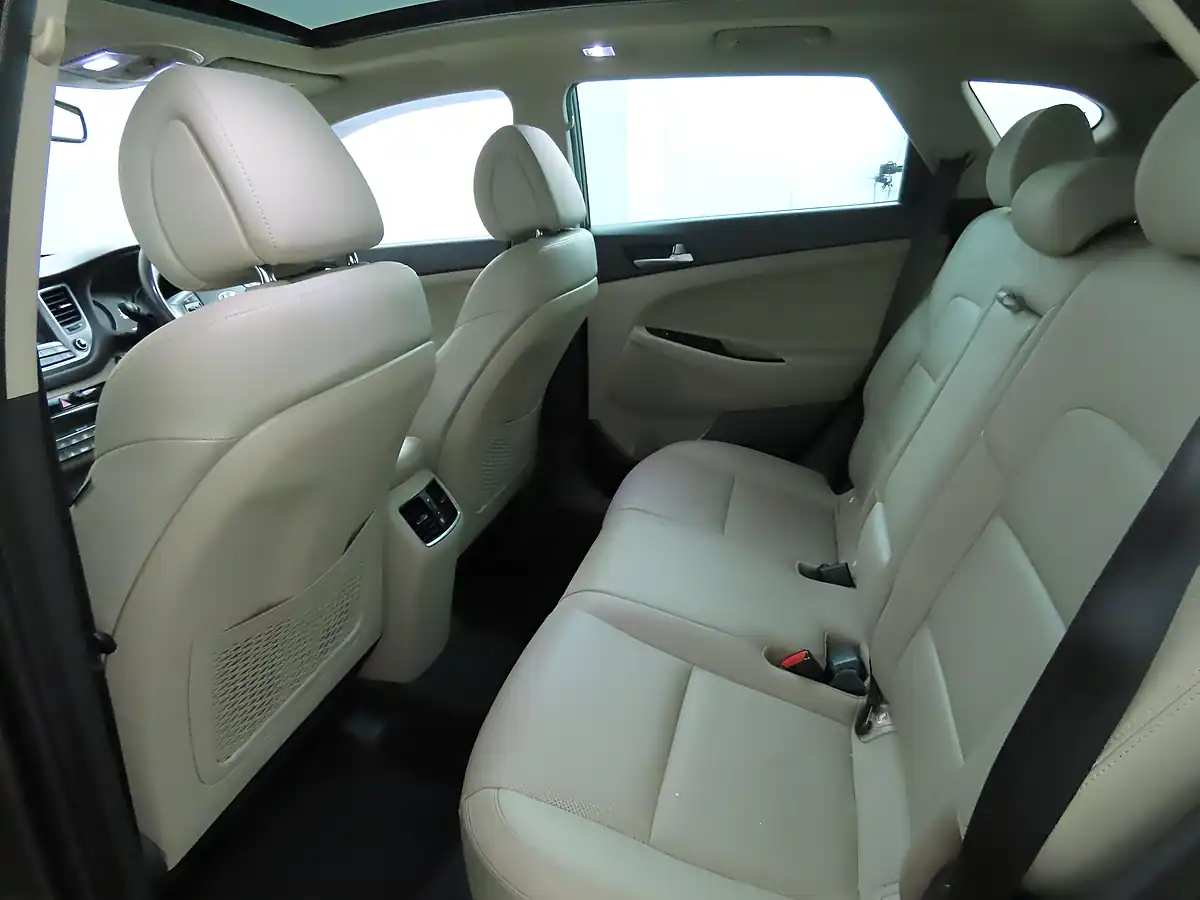Used 2016 Hyundai Tucson Premium Se Grey - Interior and Exterior details 10