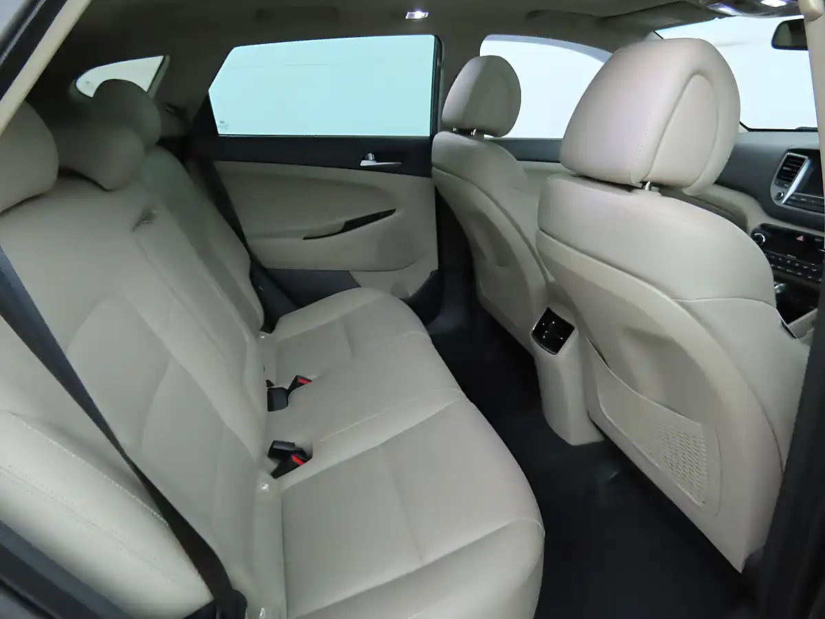 Used 2016 Hyundai Tucson Premium Se Grey - Interior and Exterior details 11
