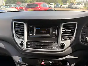 Used 2016 Hyundai Tucson S Black - Interior and Exterior details 13