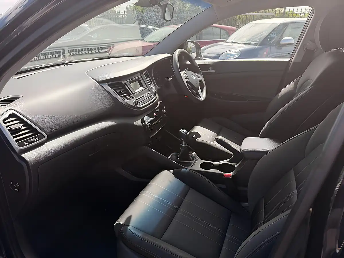 Used 2016 Hyundai Tucson S Black - Interior and Exterior details 2