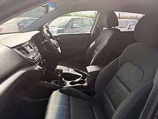 Used 2016 Hyundai Tucson S Black - Interior and Exterior details 4