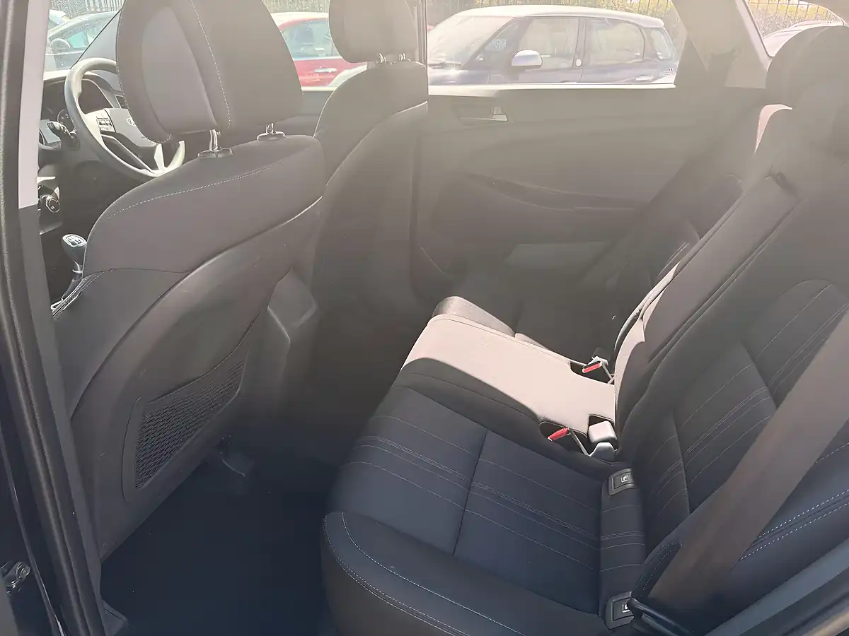 Used 2016 Hyundai Tucson S Black - Interior and Exterior details 6