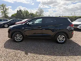 Used 2016 Hyundai Tucson S Black - Interior and Exterior details 7