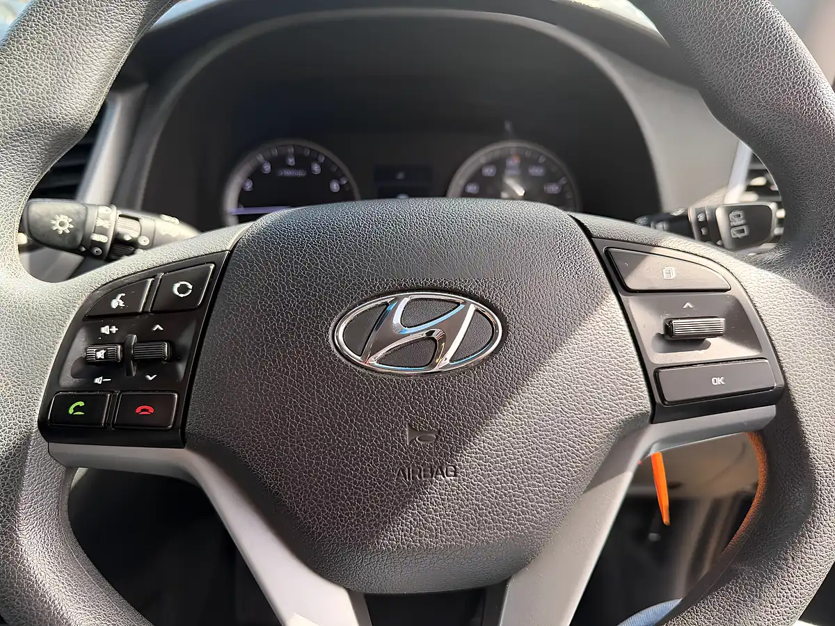 Used 2016 Hyundai Tucson S Black - Interior and Exterior details 9