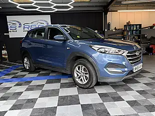 Used 2016 Hyundai Tucson S Blue - Interior and Exterior details 11