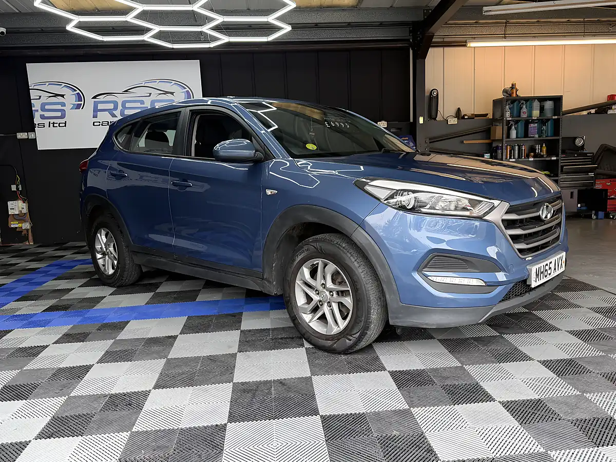 Used 2016 Hyundai Tucson S Blue - Interior and Exterior details 11