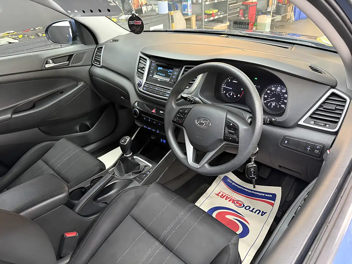 Used 2016 Hyundai Tucson S Blue - Interior and Exterior details 15