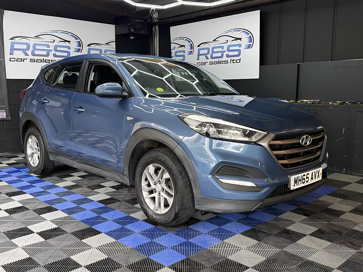 Used 2016 Hyundai Tucson S Blue - Interior and Exterior details 2