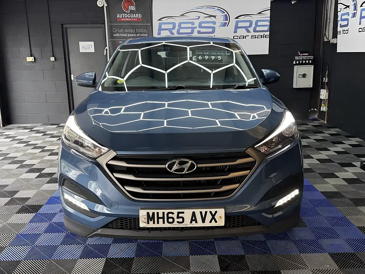 Used 2016 Hyundai Tucson S Blue - Interior and Exterior details 3