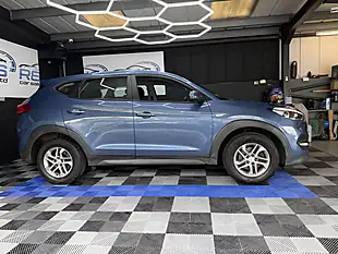 Used 2016 Hyundai Tucson S Blue - Interior and Exterior details 4