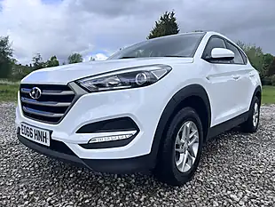 Used 2016 Hyundai Tucson S White - Interior and Exterior details 11