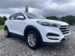 Used 2016 Hyundai Tucson S White - Interior and Exterior details 12