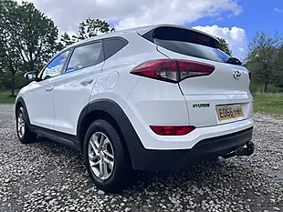 Used 2016 Hyundai Tucson S White - Interior and Exterior details 13