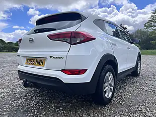 Used 2016 Hyundai Tucson S White - Interior and Exterior details 14
