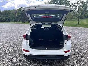 Used 2016 Hyundai Tucson S White - Interior and Exterior details 16
