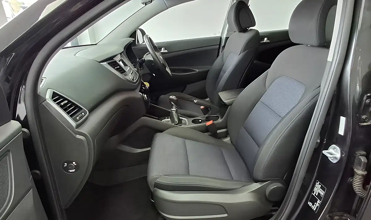 Used 2016 Hyundai Tucson Se Black - Interior and Exterior details 19