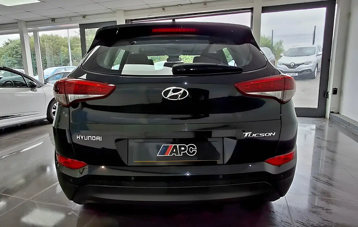 Used 2016 Hyundai Tucson Se Black - Interior and Exterior details 5