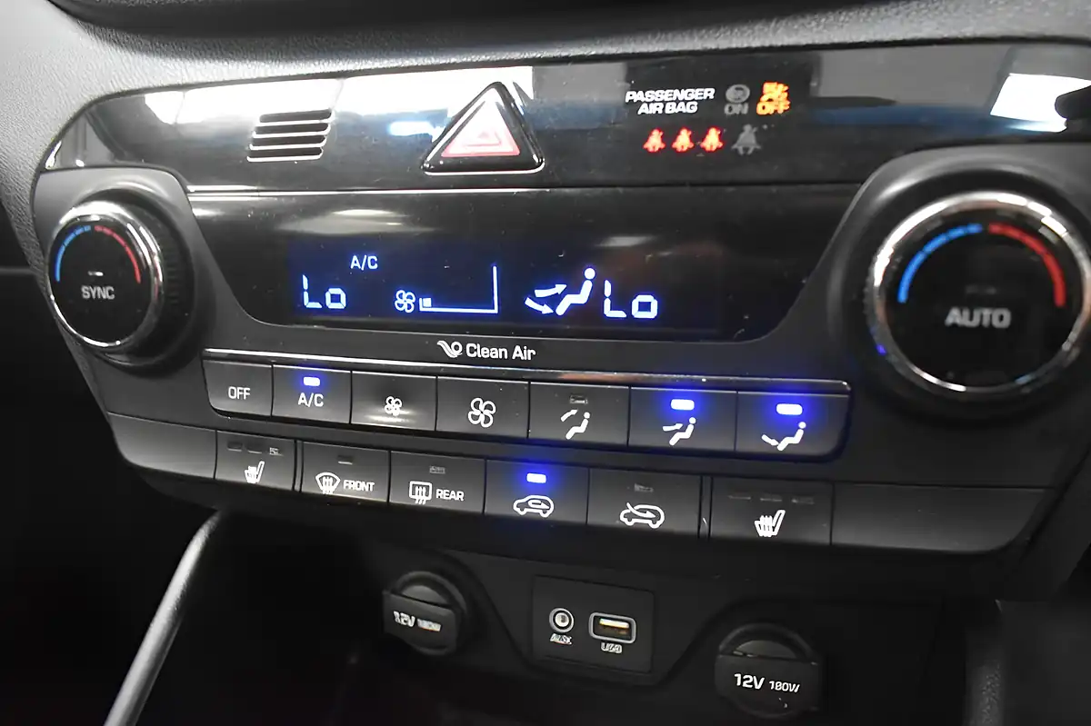 Used 2016 Hyundai Tucson Se Black - Interior and Exterior details 16