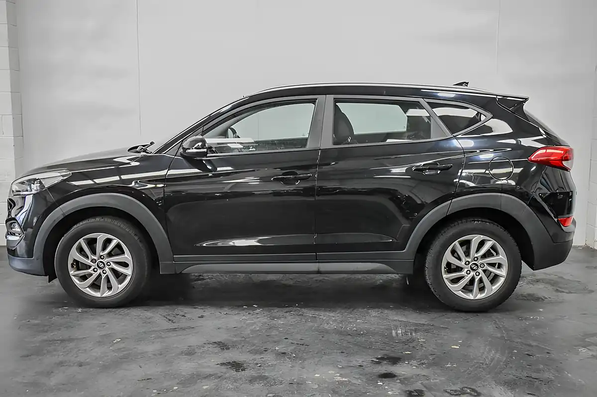Used 2016 Hyundai Tucson Se Black - Interior and Exterior details 2