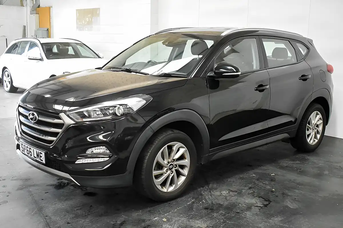Used 2016 Hyundai Tucson Se Black - Interior and Exterior details 5