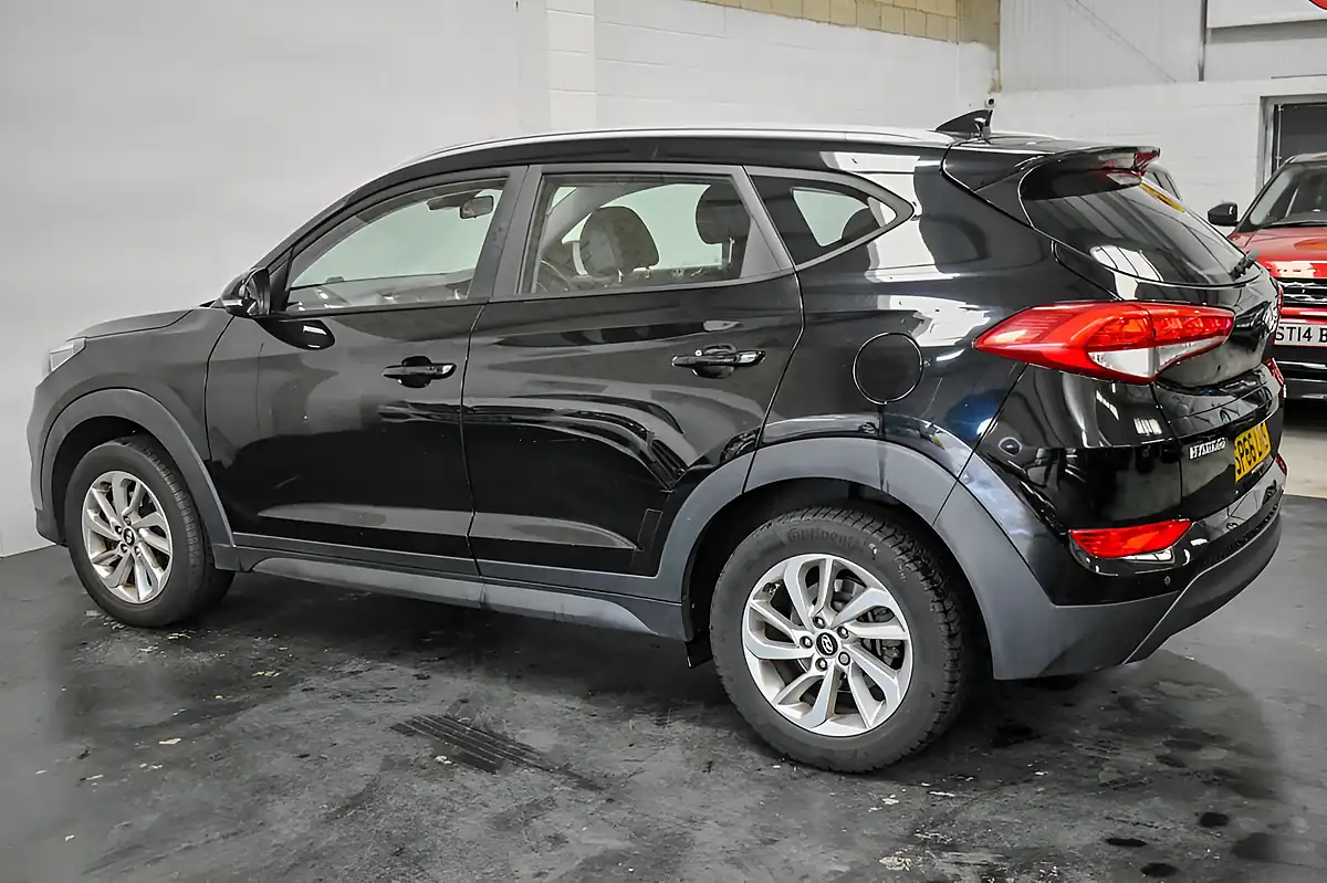 Used 2016 Hyundai Tucson Se Black - Interior and Exterior details 8