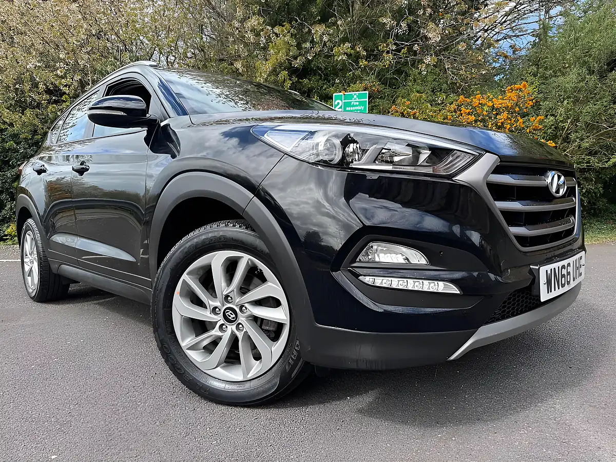 Used 2016 Hyundai Tucson Se Black - Front View