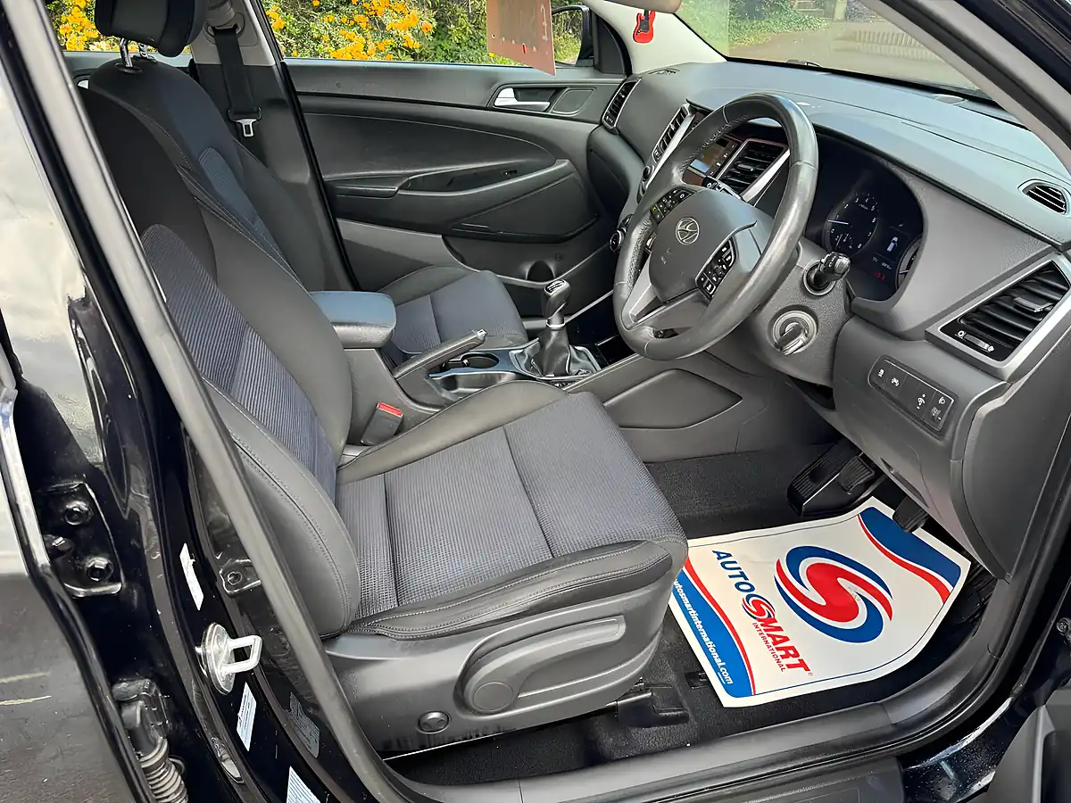 Used 2016 Hyundai Tucson Se Black - Interior and Exterior details 11