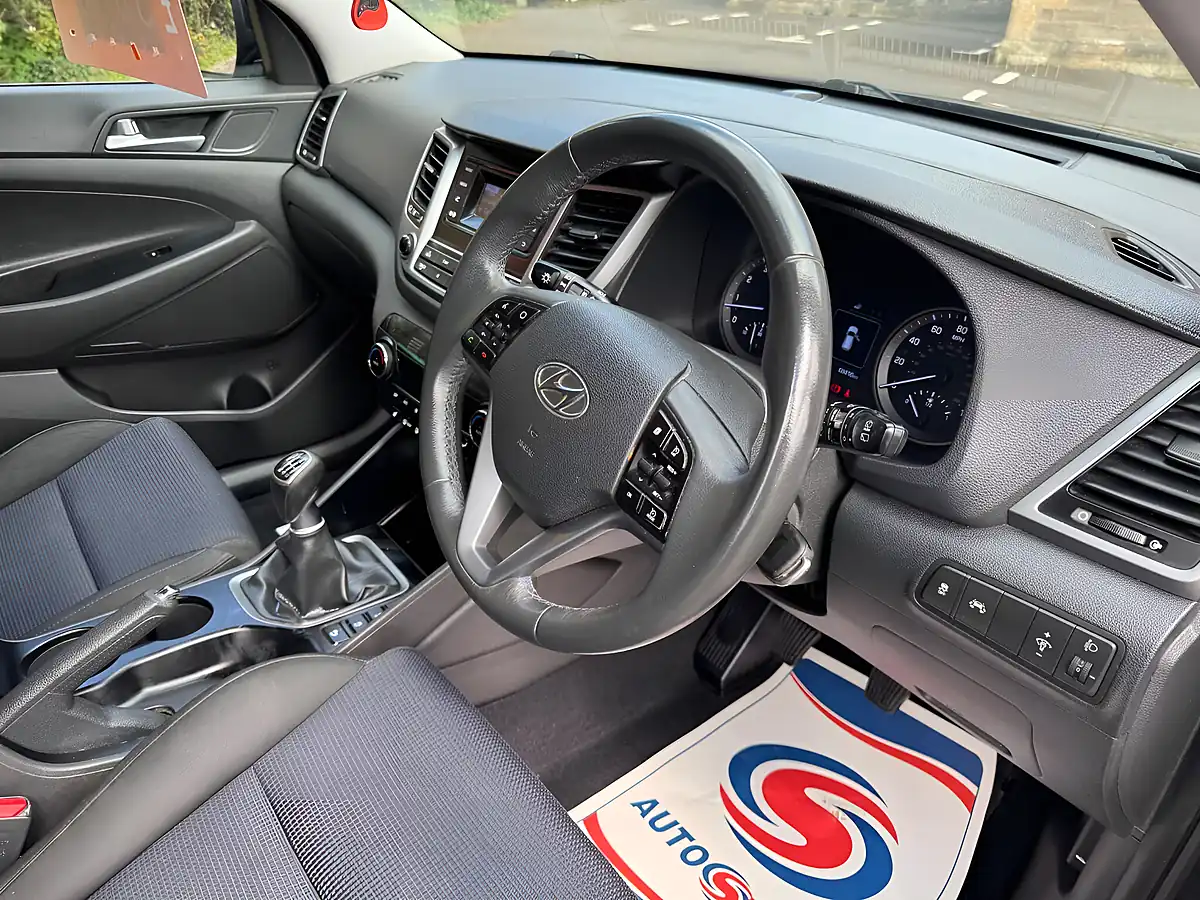 Used 2016 Hyundai Tucson Se Black - Interior and Exterior details 14