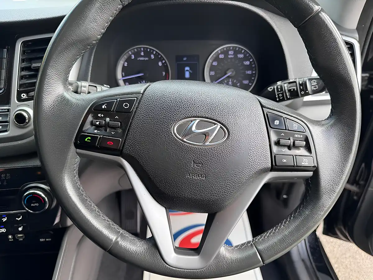 Used 2016 Hyundai Tucson Se Black - Interior and Exterior details 15