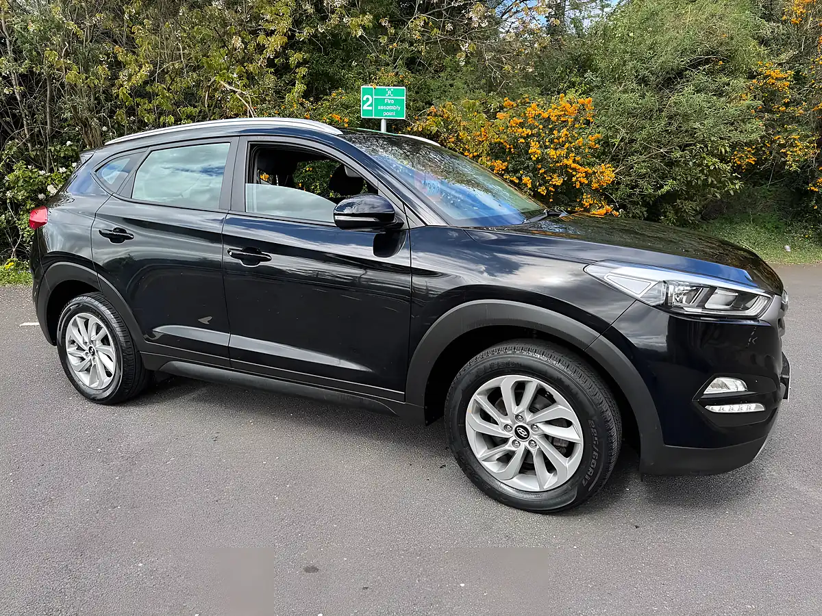 Used 2016 Hyundai Tucson Se Black - Interior and Exterior details 7