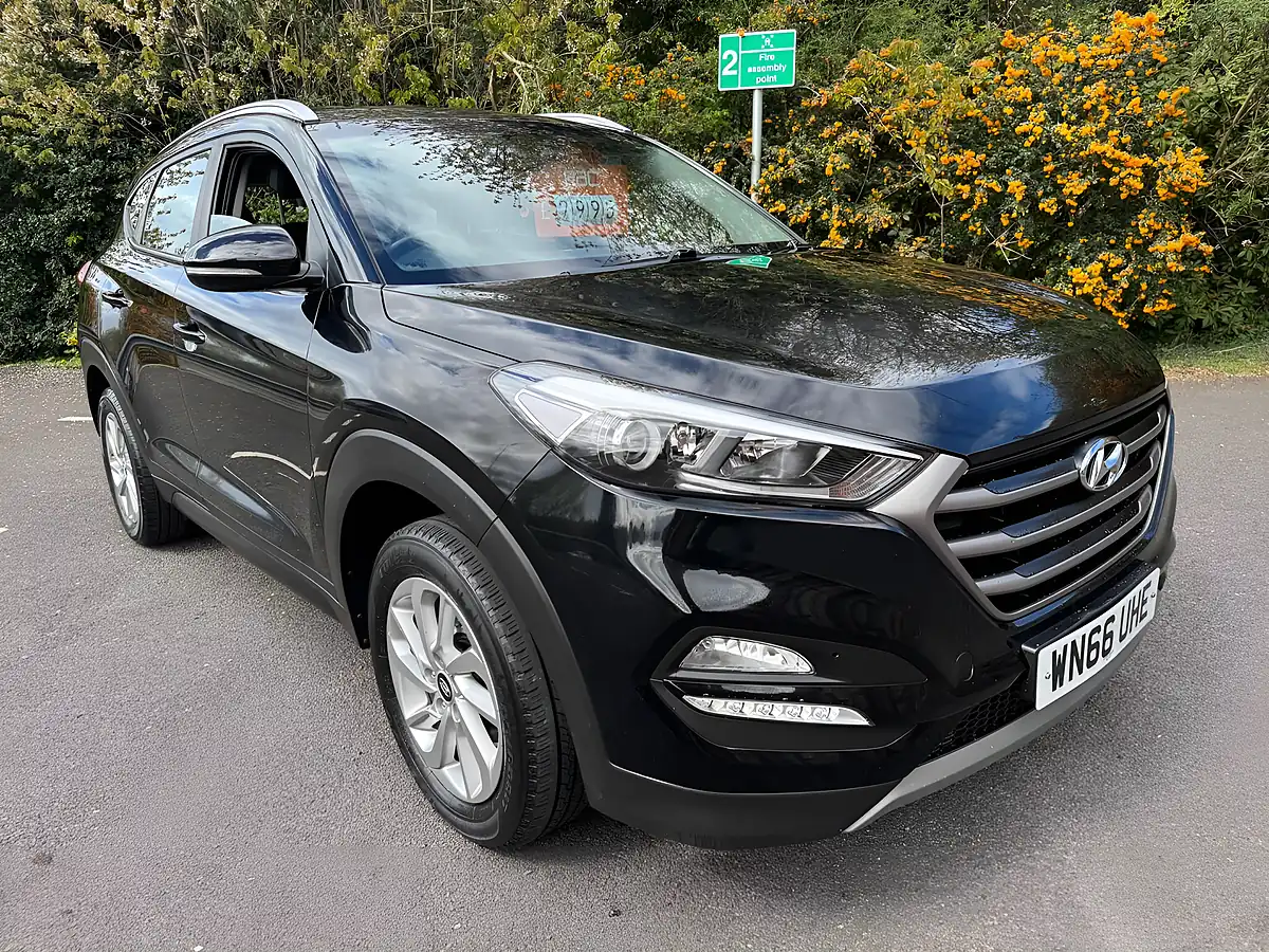 Used 2016 Hyundai Tucson Se Black - Interior and Exterior details 9