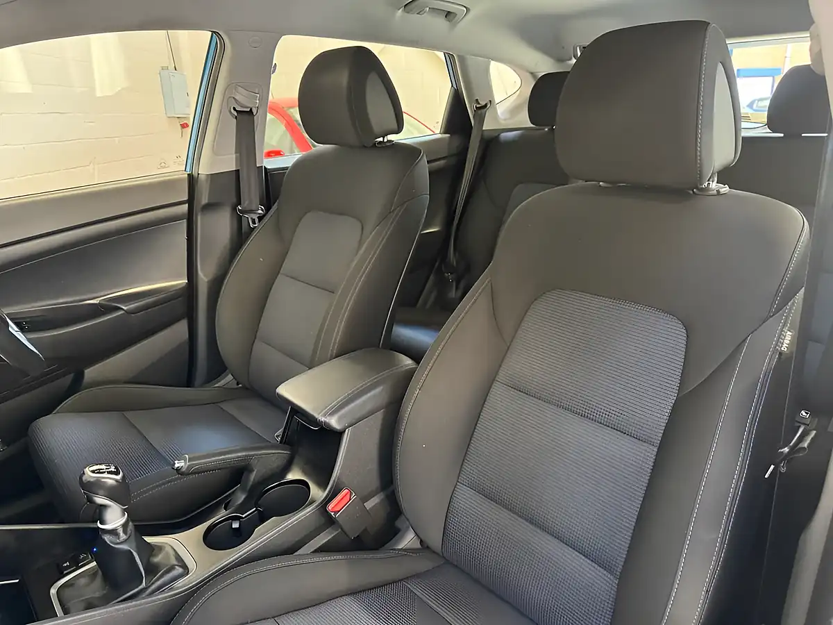 Used 2016 Hyundai Tucson Se Blue - Interior and Exterior details 13