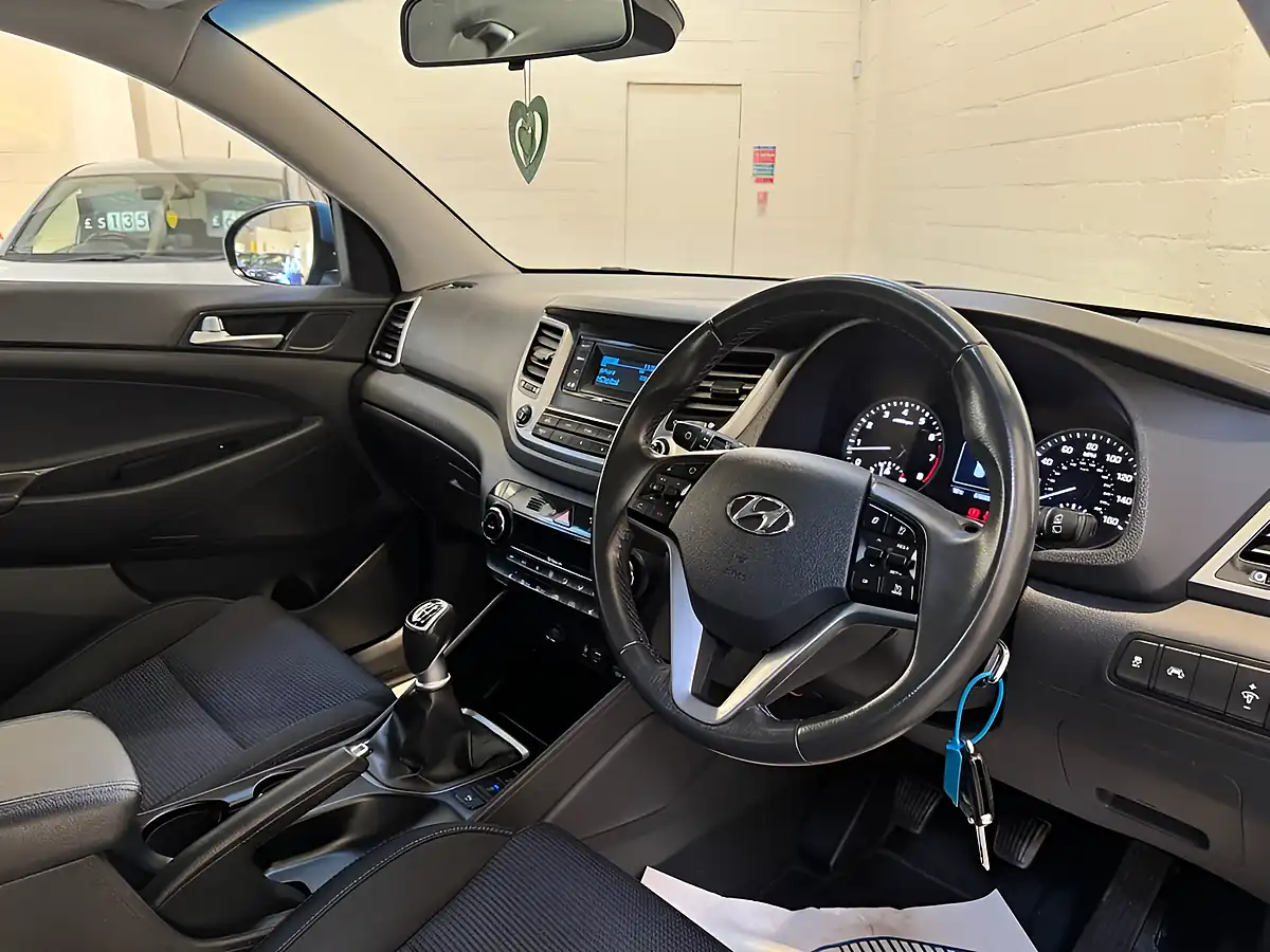 Used 2016 Hyundai Tucson Se Blue - Interior and Exterior details 14