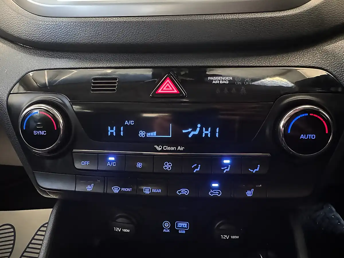 Used 2016 Hyundai Tucson Se Blue - Interior and Exterior details 17