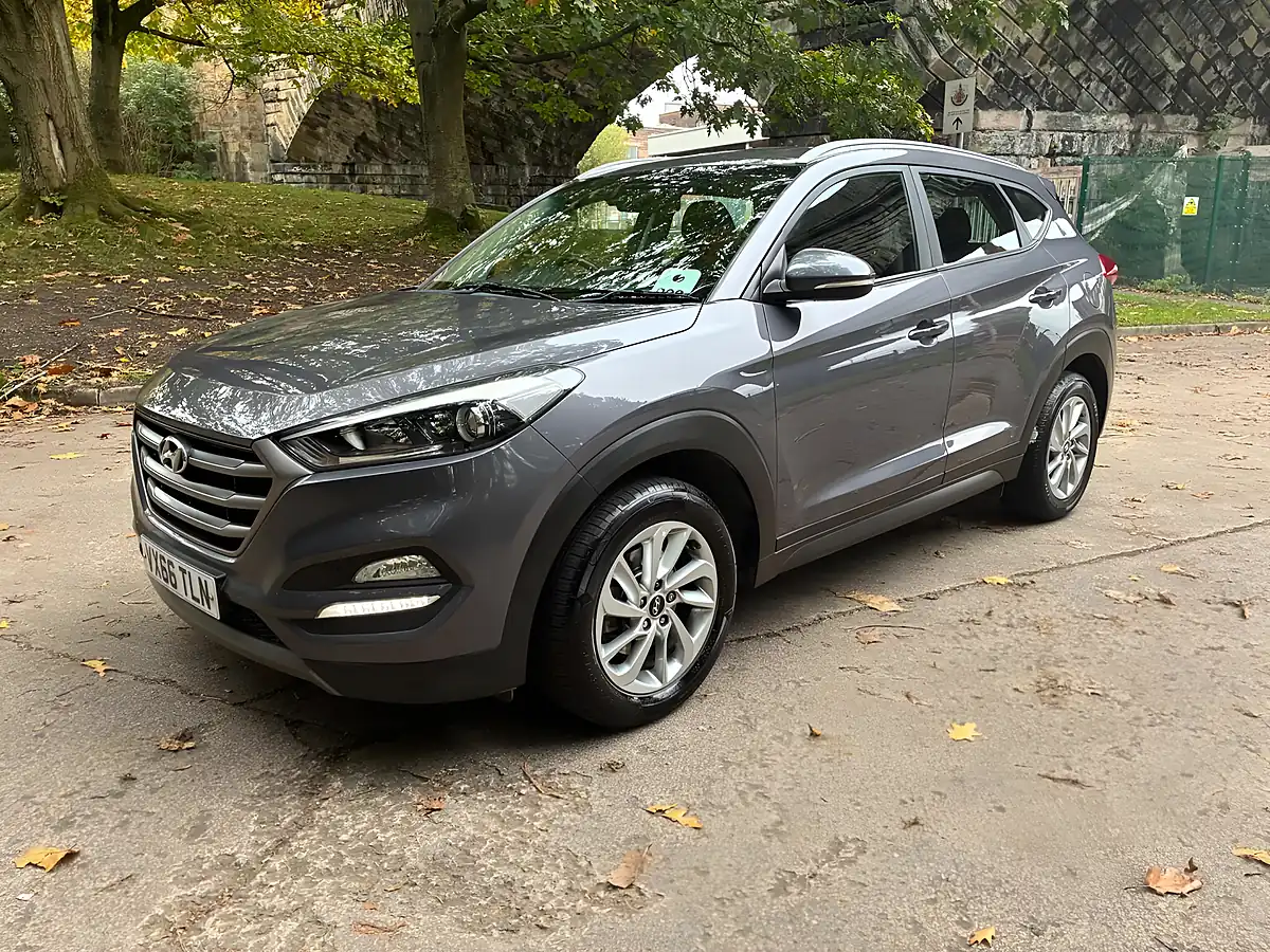 Used 2016 Hyundai Tucson Se Grey - Interior and Exterior details 10