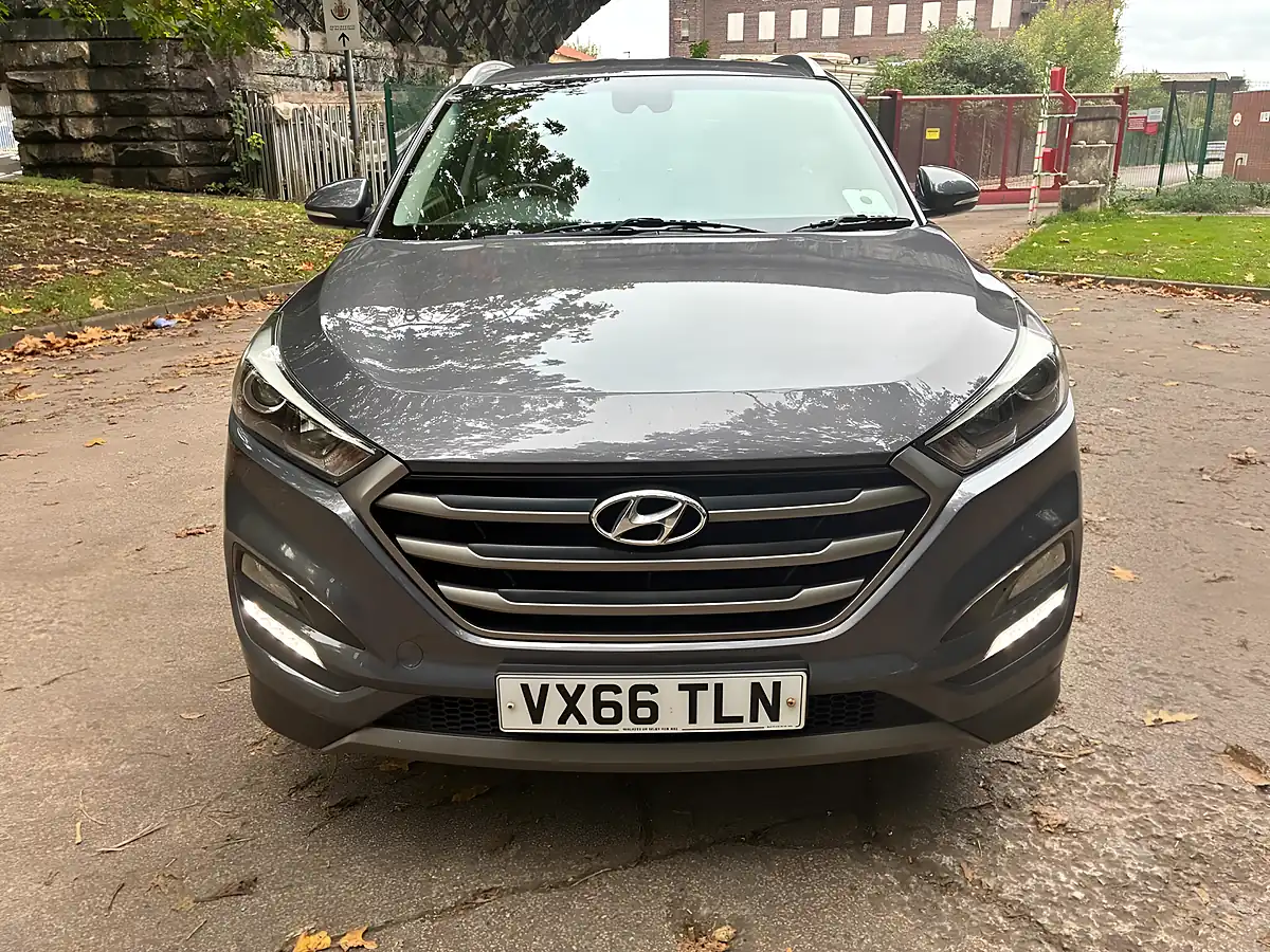 Used 2016 Hyundai Tucson Se Grey - Interior and Exterior details 11