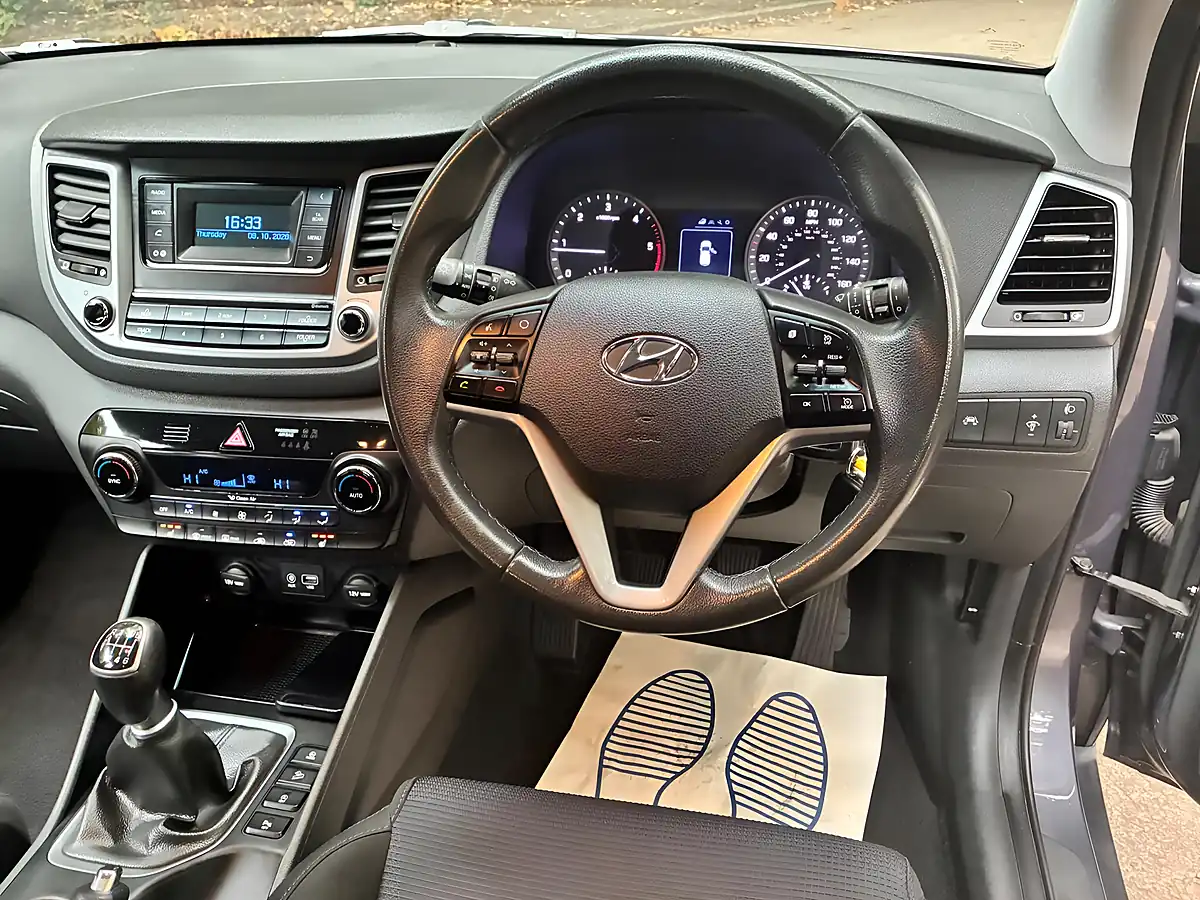 Used 2016 Hyundai Tucson Se Grey - Interior and Exterior details 17