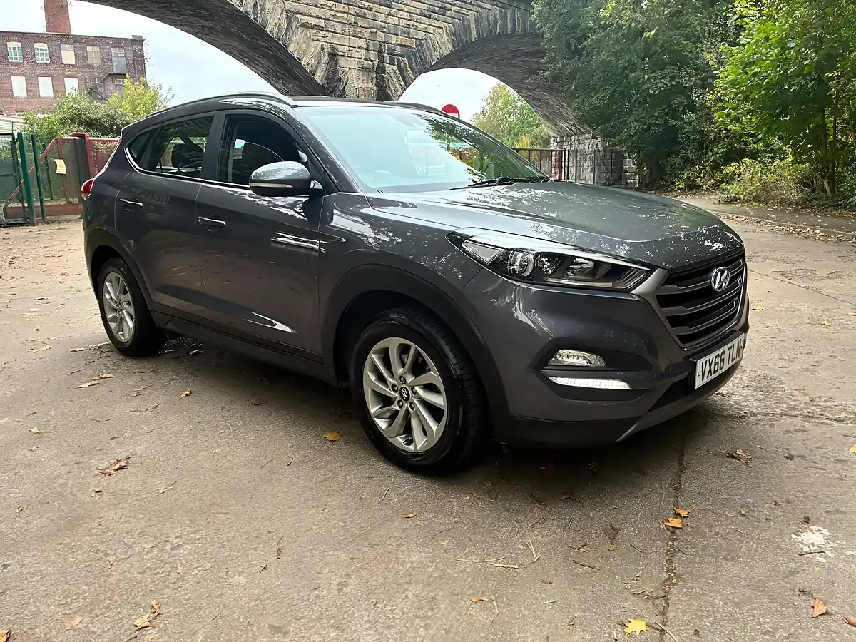Used 2016 Hyundai Tucson Se Grey - Interior and Exterior details 3