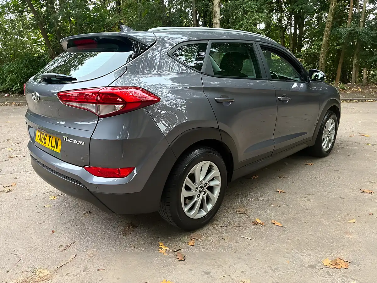 Used 2016 Hyundai Tucson Se Grey - Interior and Exterior details 5